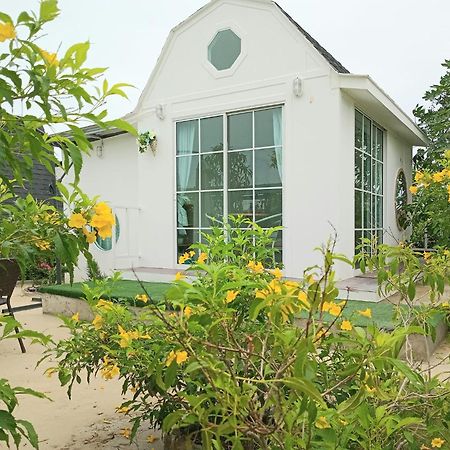 บ้านพักตากอากาศขนาดเล็ก ห่างชายหาดบางเก่า 800 เมตร #Cottage Ban Bo Yai ภายนอก รูปภาพ