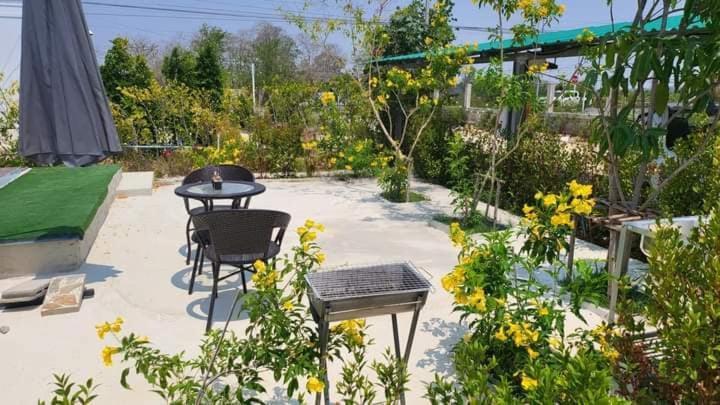 บ้านพักตากอากาศขนาดเล็ก ห่างชายหาดบางเก่า 800 เมตร #Cottage Ban Bo Yai ภายนอก รูปภาพ