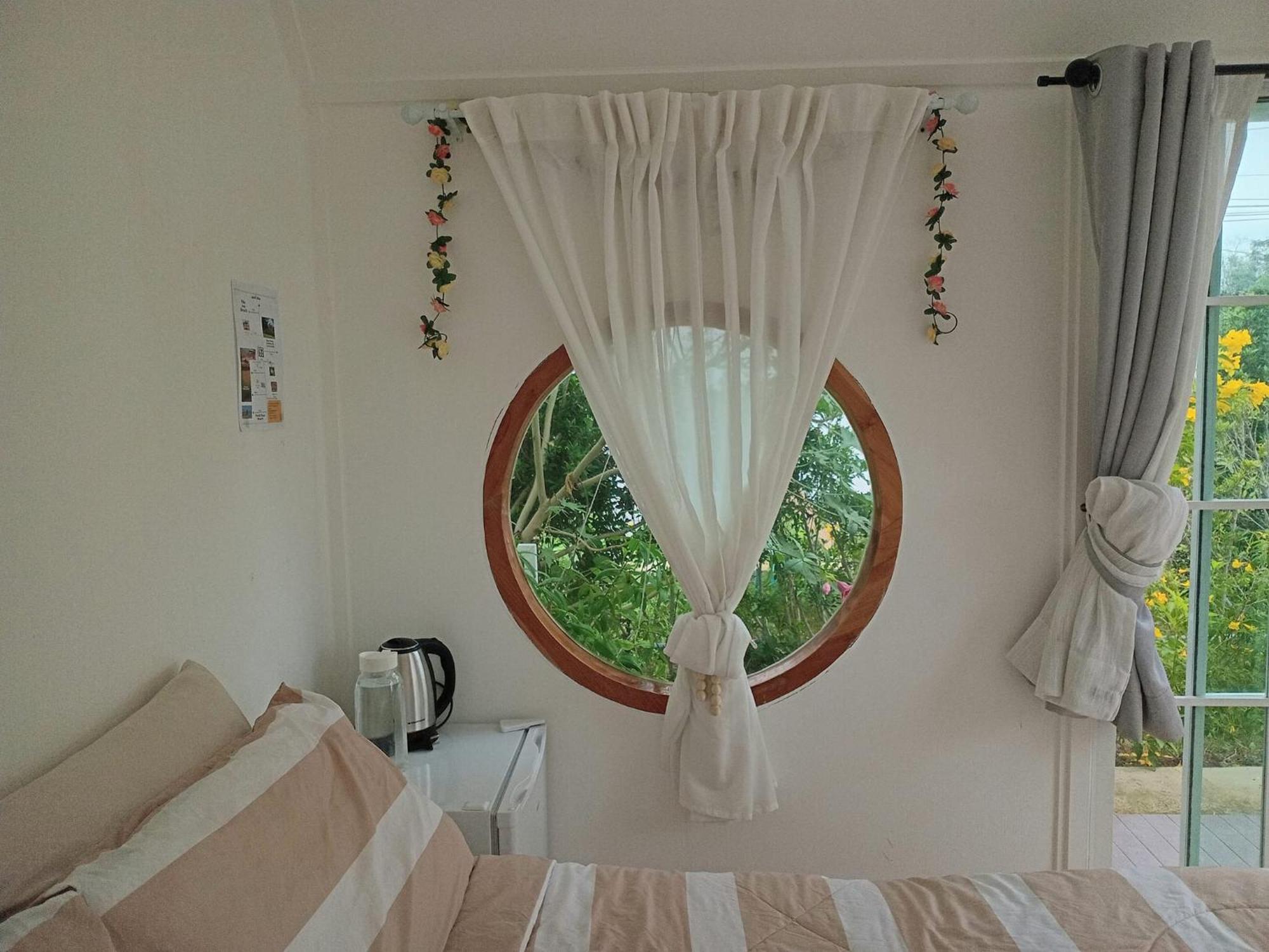 บ้านพักตากอากาศขนาดเล็ก ห่างชายหาดบางเก่า 800 เมตร #Cottage Ban Bo Yai ภายนอก รูปภาพ