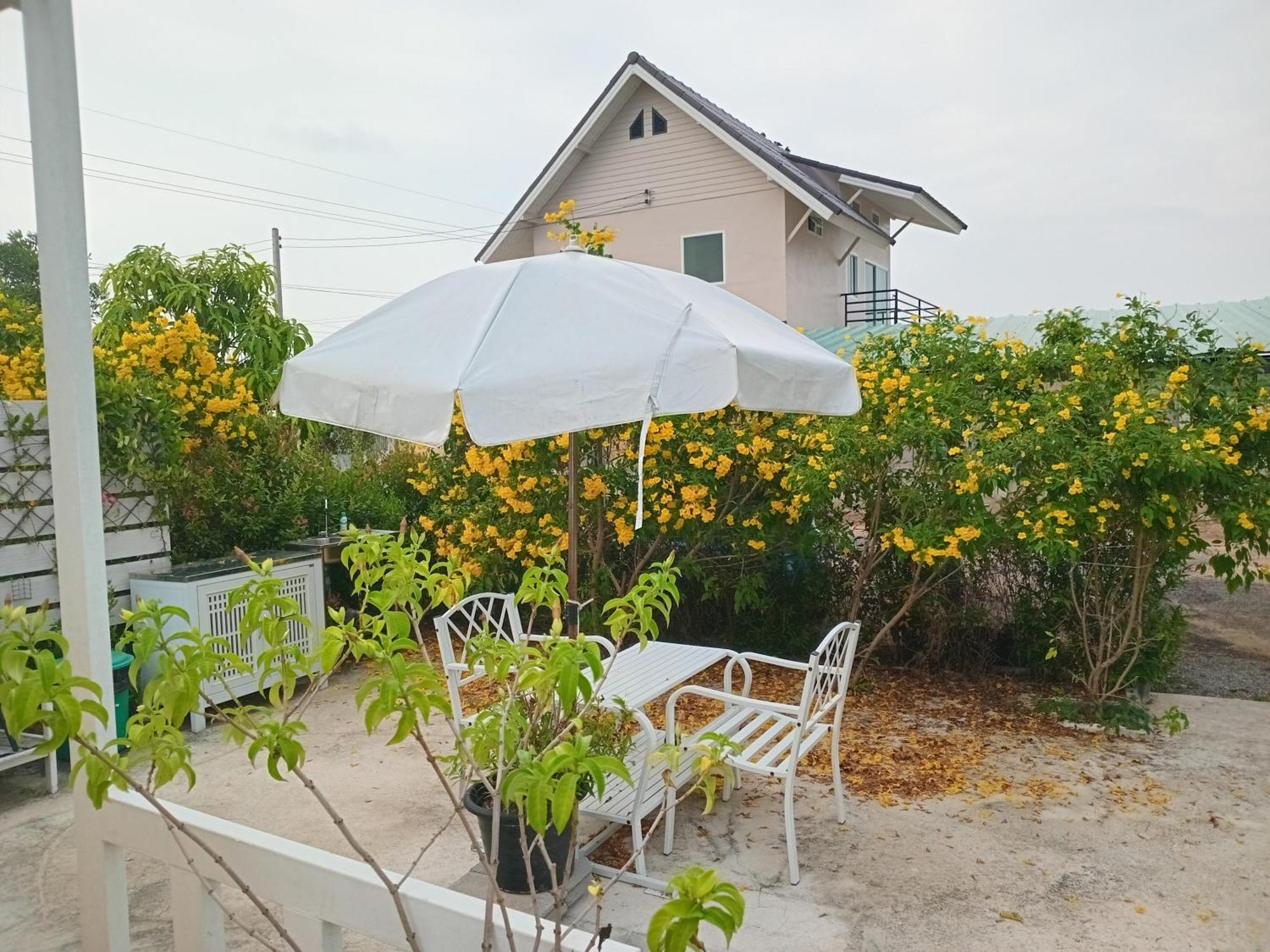 บ้านพักตากอากาศขนาดเล็ก ห่างชายหาดบางเก่า 800 เมตร #Cottage Ban Bo Yai ภายนอก รูปภาพ